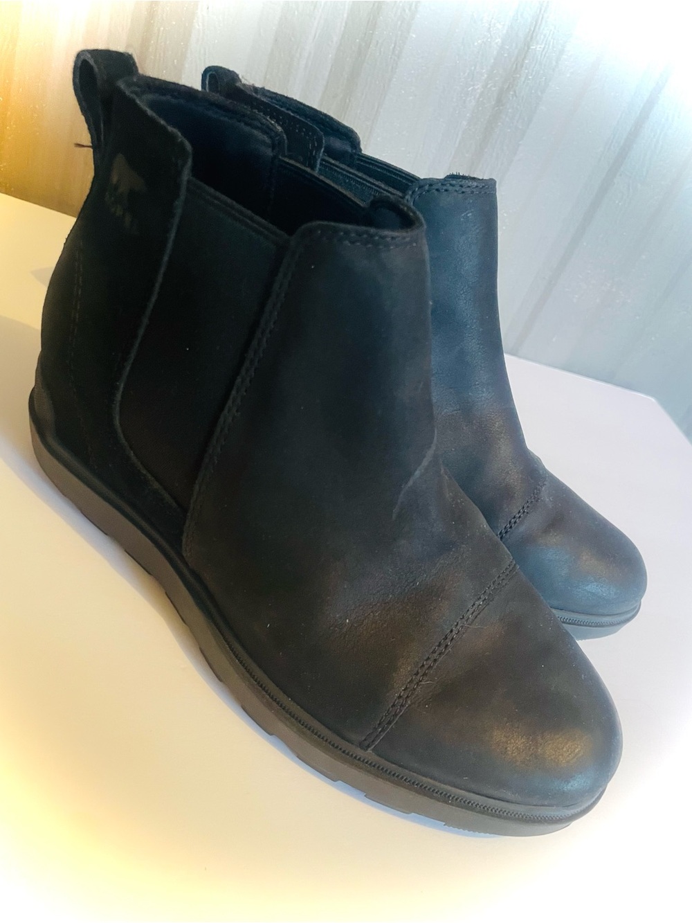 Sorel Evie II Chelsea Boots Women's 9 Black Leather Hidden Wedge Heel Waterproof - Picture 3 of 13